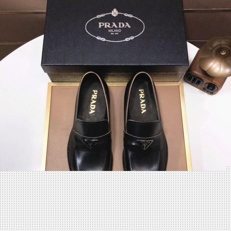 Pra*a leather shoes